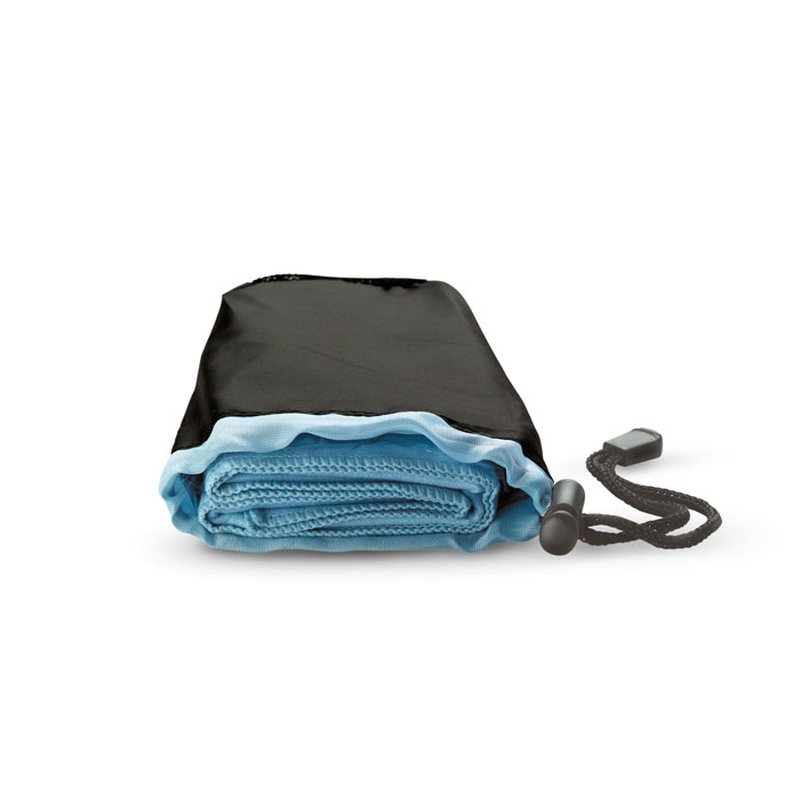 Sport towel in nylon pouch — DRYE