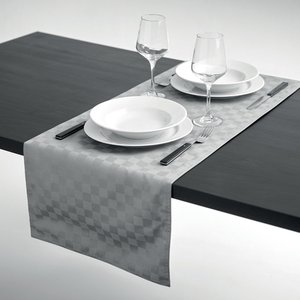 Table runner in polyester — SPICE