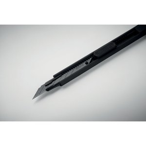 Small retractable knife — BLADE