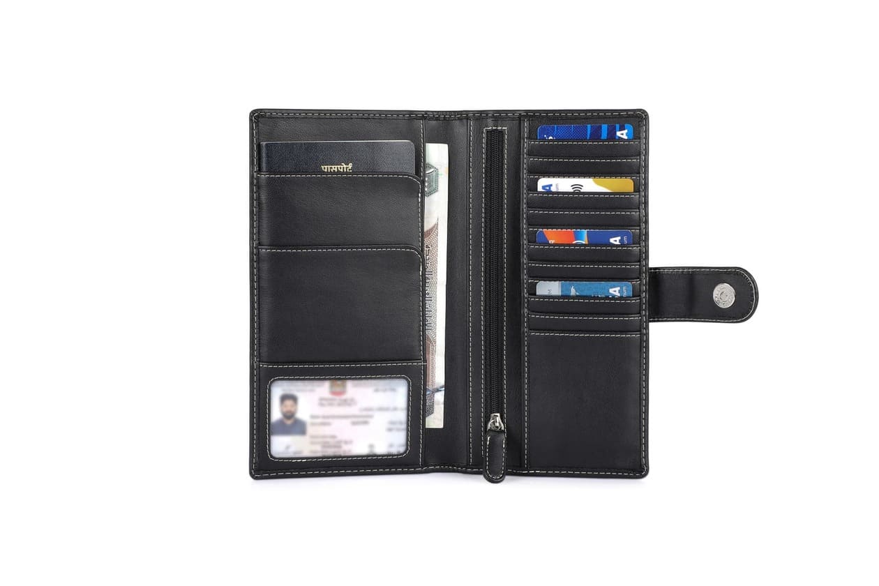 eco-neutral® Cactus Leather Travel Wallet